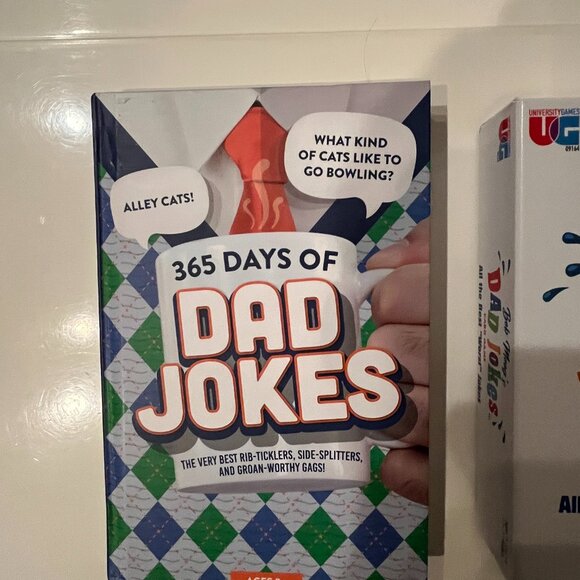 Dad Jokes - Book (365 Days of Dad Jokes) & Dad Joke Card Game! (new/hg/x) - Picture 3 of 11
